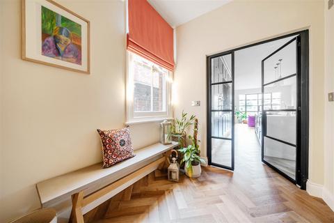 92 Castle Road, Bedford, MK40 3PS