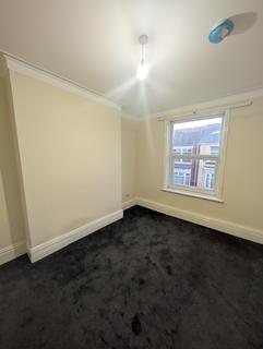 2 bedroom flat to rent, Burnville Road, Sunderland SR4