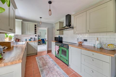 4 bedroom cottage for sale, Summerville Gardens, Stockton Heath, Warrington