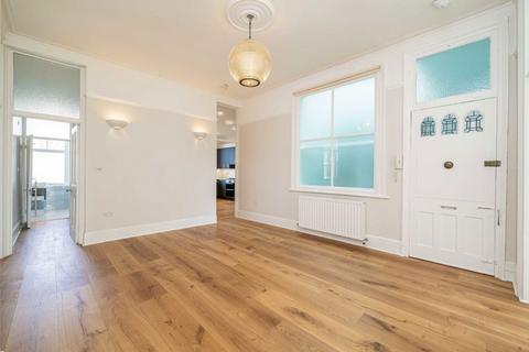 4 bedroom house to rent, Clevedon Road, Twickenham TW1