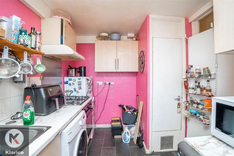 2 bedroom flat for sale, Coventry Road, Birmingham B26