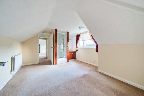 4 bedroom bungalow for sale, City Road, Tilehurst, Reading