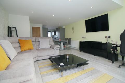 4 Delf Hill Close, Low Moor, Bradford, BD12 0AJ