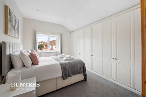 3 bedroom flat to rent, Dollis Hill Lane, London, NW2
