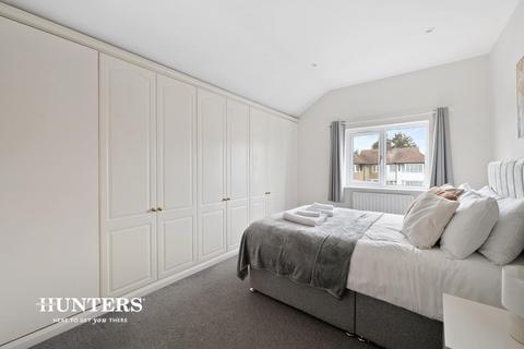 3 bedroom flat to rent, Dollis Hill Lane, London, NW2