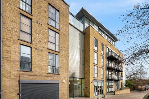 1 bedroom apartment for sale, Ferry Quays ¦ Brentford ¦ TW8 | London