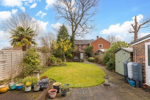 29 Perryfield Road, Crawley, RH11 8AA