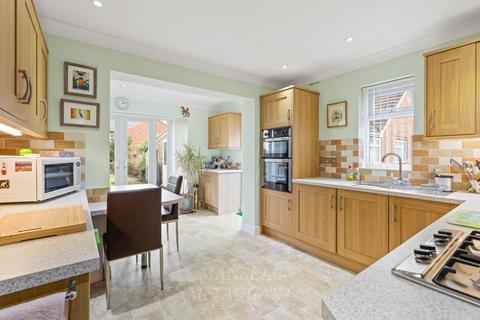 29 Perryfield Road, Crawley, RH11 8AA
