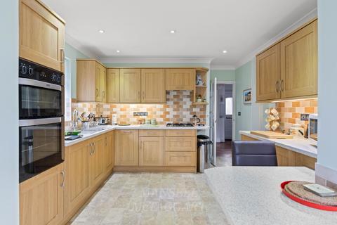29 Perryfield Road, Crawley, RH11 8AA