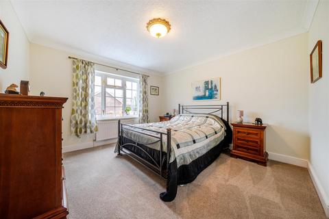 5 Aldbourne Drive, Bognor Regis, PO21 4NE