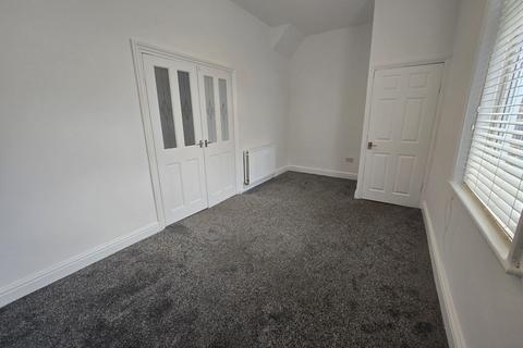 2 bedroom end of terrace house to rent, Empress St, Sunderland, SR5