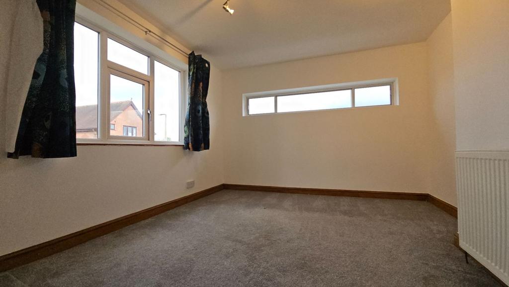 Rear bedroom