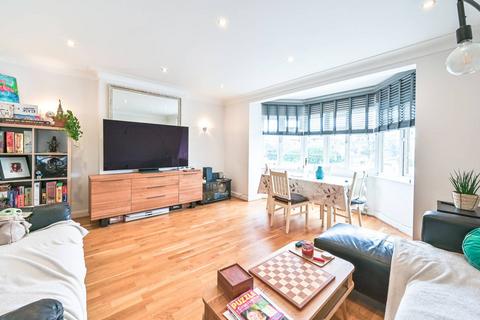 2 bedroom flat to rent, Ballards Lane n12, North Finchley, London, N12