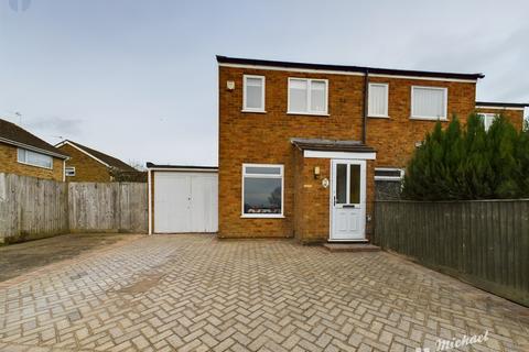 2 bedroom end of terrace house for sale, Charmfield Road, Aylesbury, Buckinghamshire