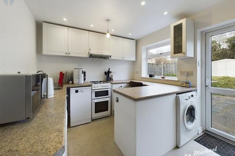 2 bedroom end of terrace house for sale, Charmfield Road, Aylesbury, Buckinghamshire