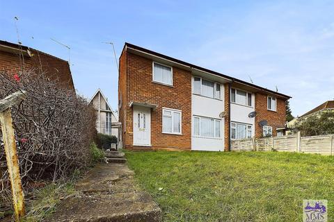 2 bedroom maisonette for sale, Elaine Avenue, Strood