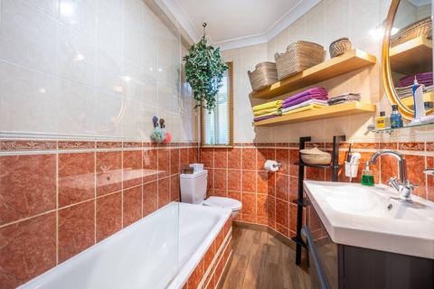2 bedroom flat for sale, Neasden Lane, Neasden, London, NW10