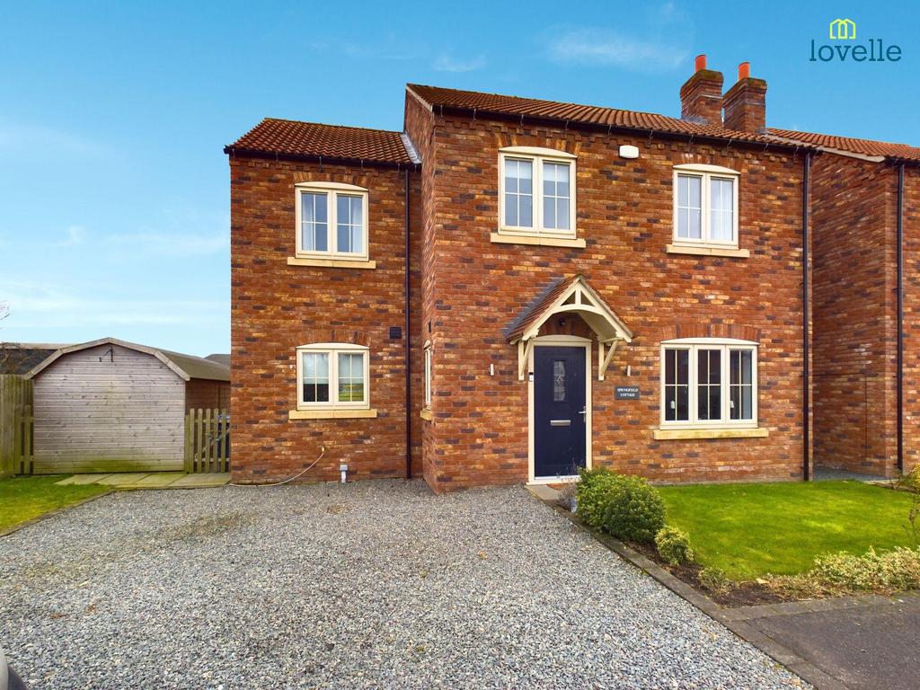 Gainsborough Road, Middle Rasen, LN8 4 bed detached house - £340,000