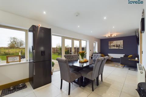 4 bedroom detached house for sale, Gainsborough Road, Middle Rasen, LN8