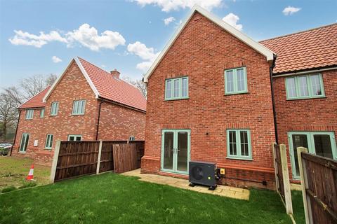 3 bedroom semi-detached house for sale, Old Norwich Road, Marsham