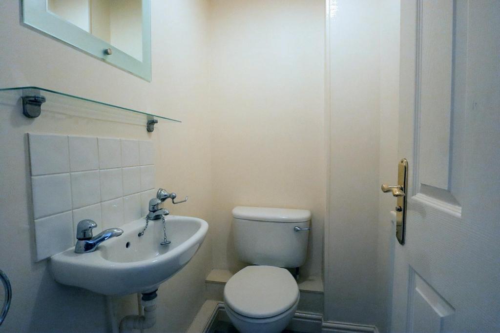 First floor WC.jpg