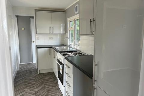 1 bedroom park home for sale, Romford, Essex, RM3