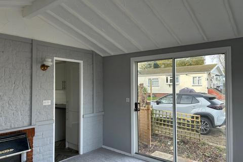 1 bedroom park home for sale, Romford, Essex, RM3