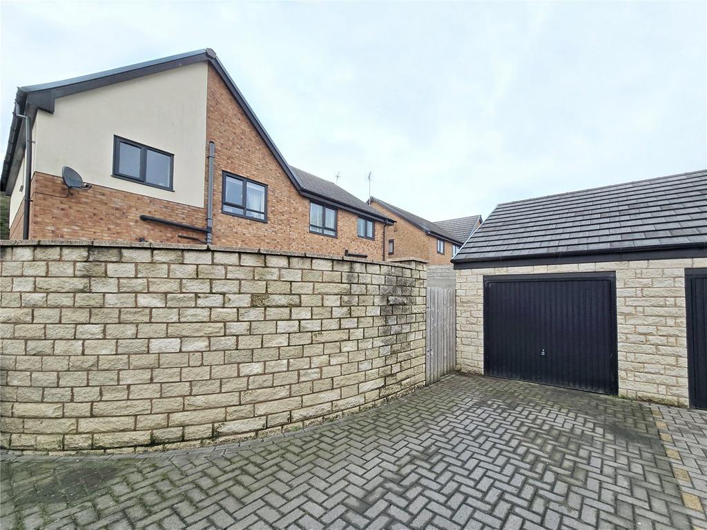Garage & Driveway