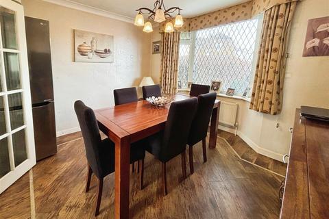 3 bedroom semi-detached house for sale, Moorside Gardens, Bradford BD2