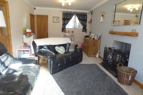 3 bedroom terraced house to rent, Oxford Street, Pontycymer, Bridgend. CF32 8DF