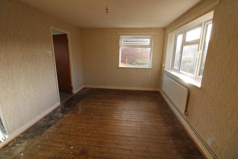 2 bedroom bungalow for sale, Lawnside, Biggleswade, SG18