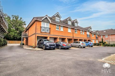 2 bedroom flat for sale, 516 Wimborne Road East, Ferndown BH22