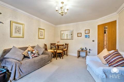 2 bedroom flat for sale, 516 Wimborne Road East, Ferndown BH22