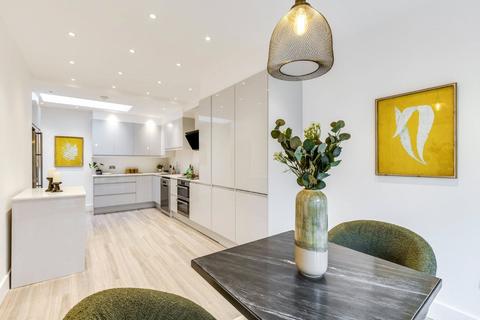 2 bedroom apartment for sale, Frognal Gardens, Hampstead