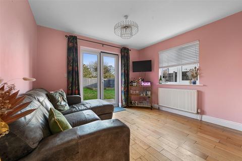 Hamlan House Brantham Hill, Brantham, Manningtree, CO11 1SD
