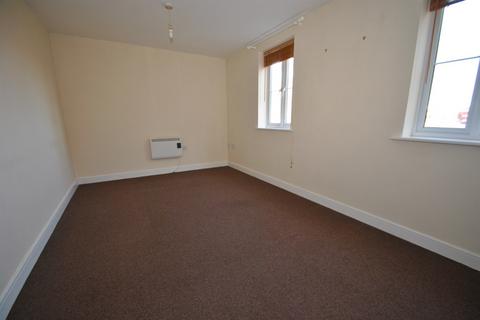 2 bedroom flat to rent, Holden Close, Braintree, CM7