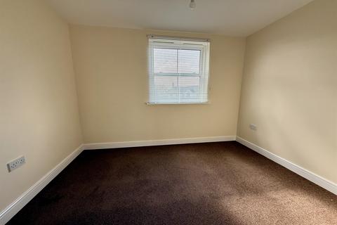 2 bedroom flat to rent, Holden Close, Braintree, CM7