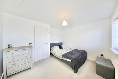 3 bedroom end of terrace house for sale, Harbottle Way, Kingswood