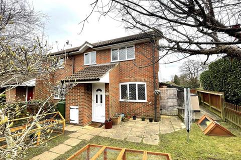 2 bedroom end of terrace house for sale, Primrose Drive, Bisley GU24