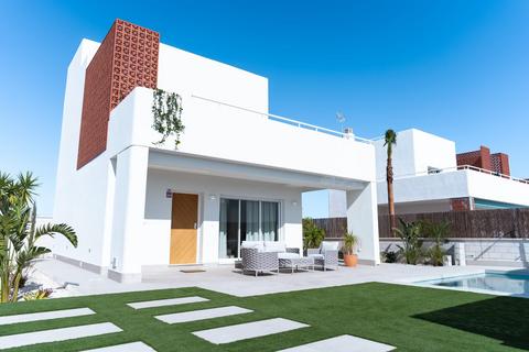 3 bedroom villa, C. Comunidad Andaluza