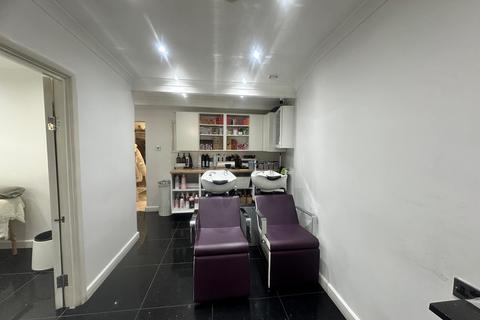 Hairdresser and barber shop to rent, Kenton Road, Harrow HA3