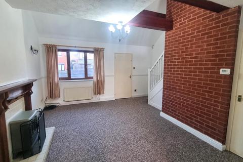 2 bedroom semi-detached house to rent, Sevenoaks Drive, Bolton, BL3