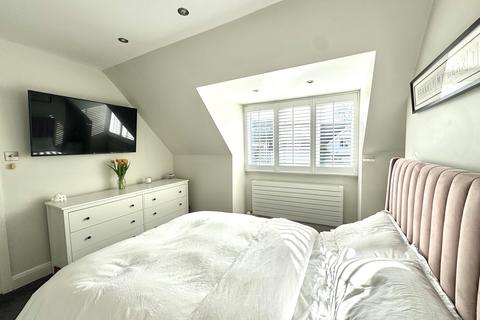 2 bedroom flat for sale, WOODSTOCK ROAD, GOLDERS GREEN, NW11