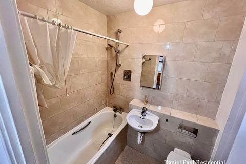 1 bedroom flat for sale, Littlewood Close