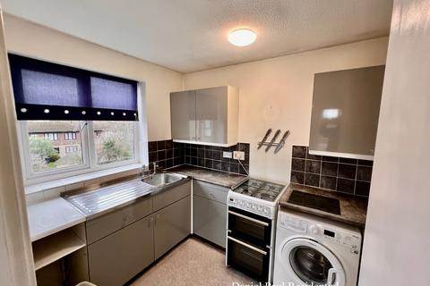 12 Littlewood Close, London, W13 9XH