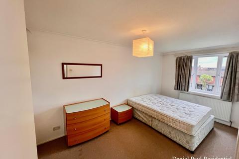 12 Littlewood Close, London, W13 9XH