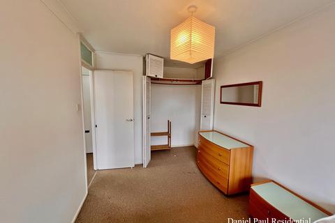 12 Littlewood Close, London, W13 9XH