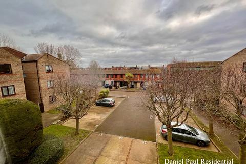 12 Littlewood Close, London, W13 9XH