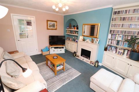 3 bedroom end of terrace house for sale, Tennyson Road, Rushden NN10