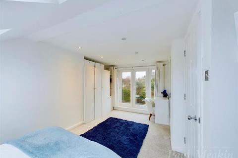 7 Tandridge Gardens, South Croydon, CR2 9HW